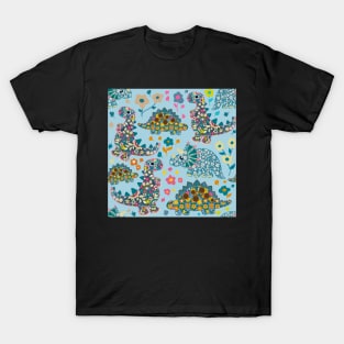 Vintage floral fabric dinosaurs with daisies on blue background T-Shirt